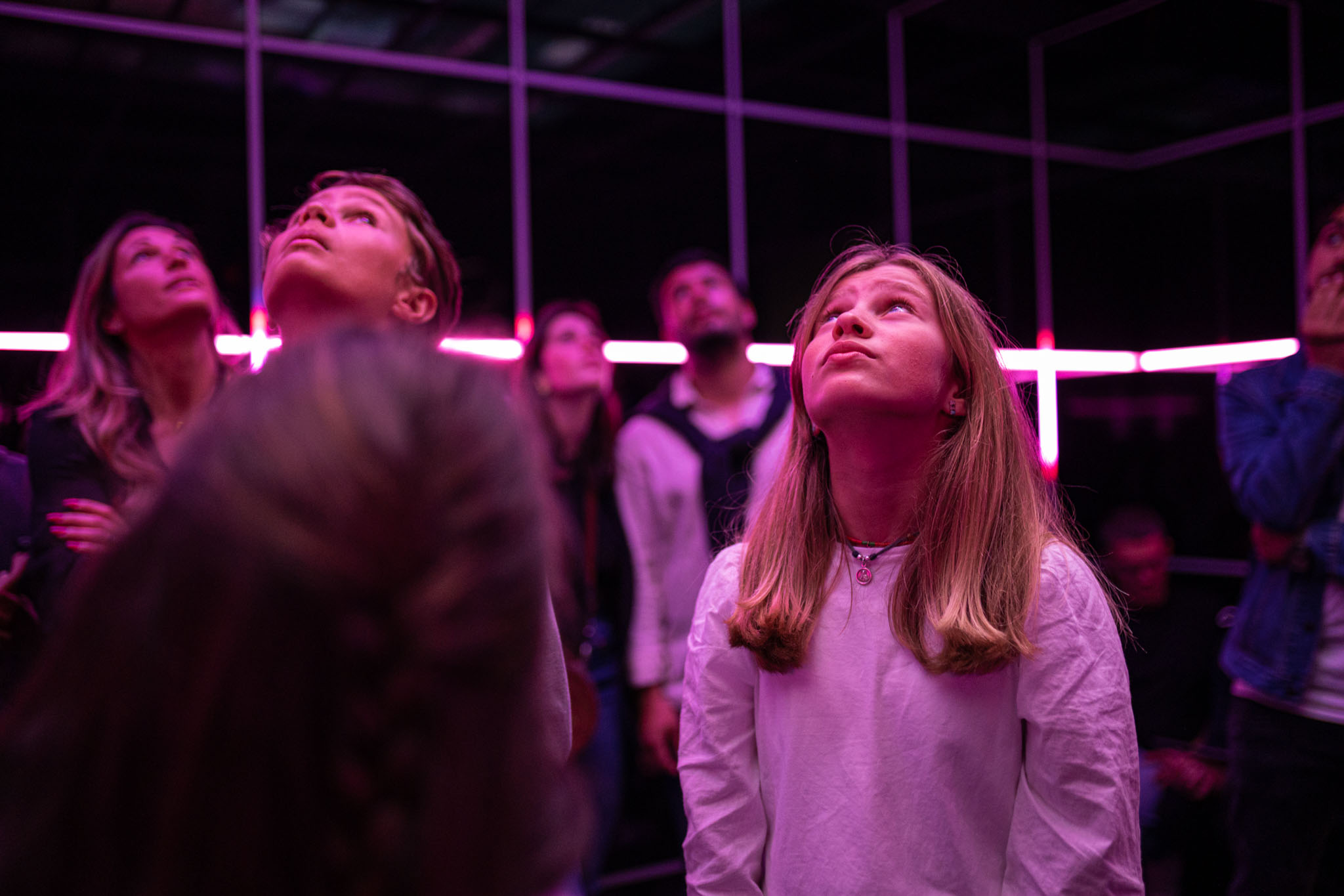 Group of children looking up during the Quake's museum visit